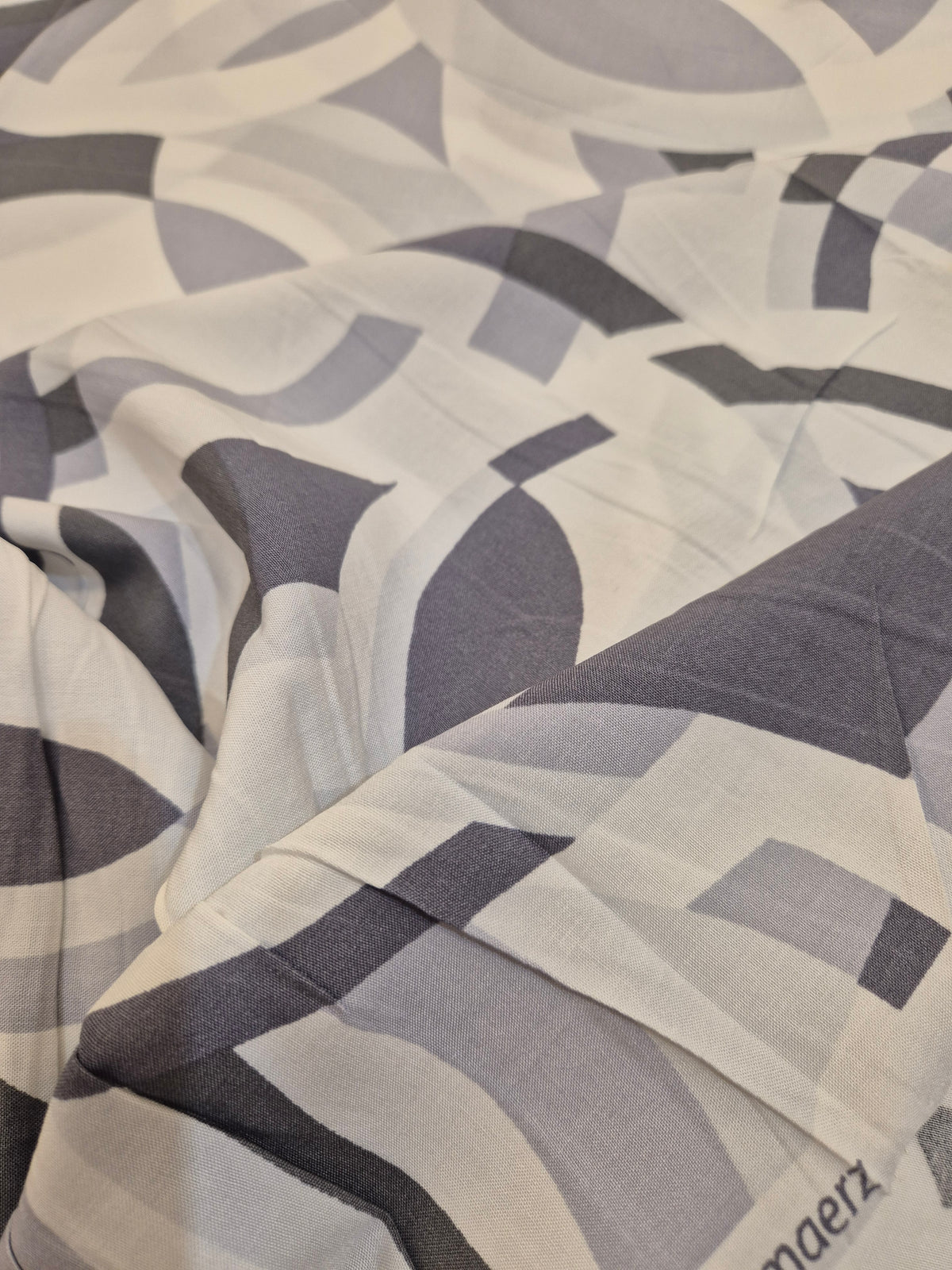100% viscose circles