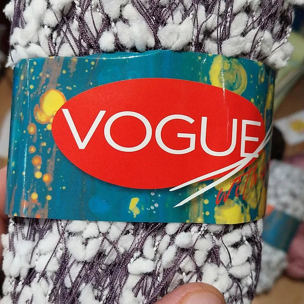 Aubergine and white Wool