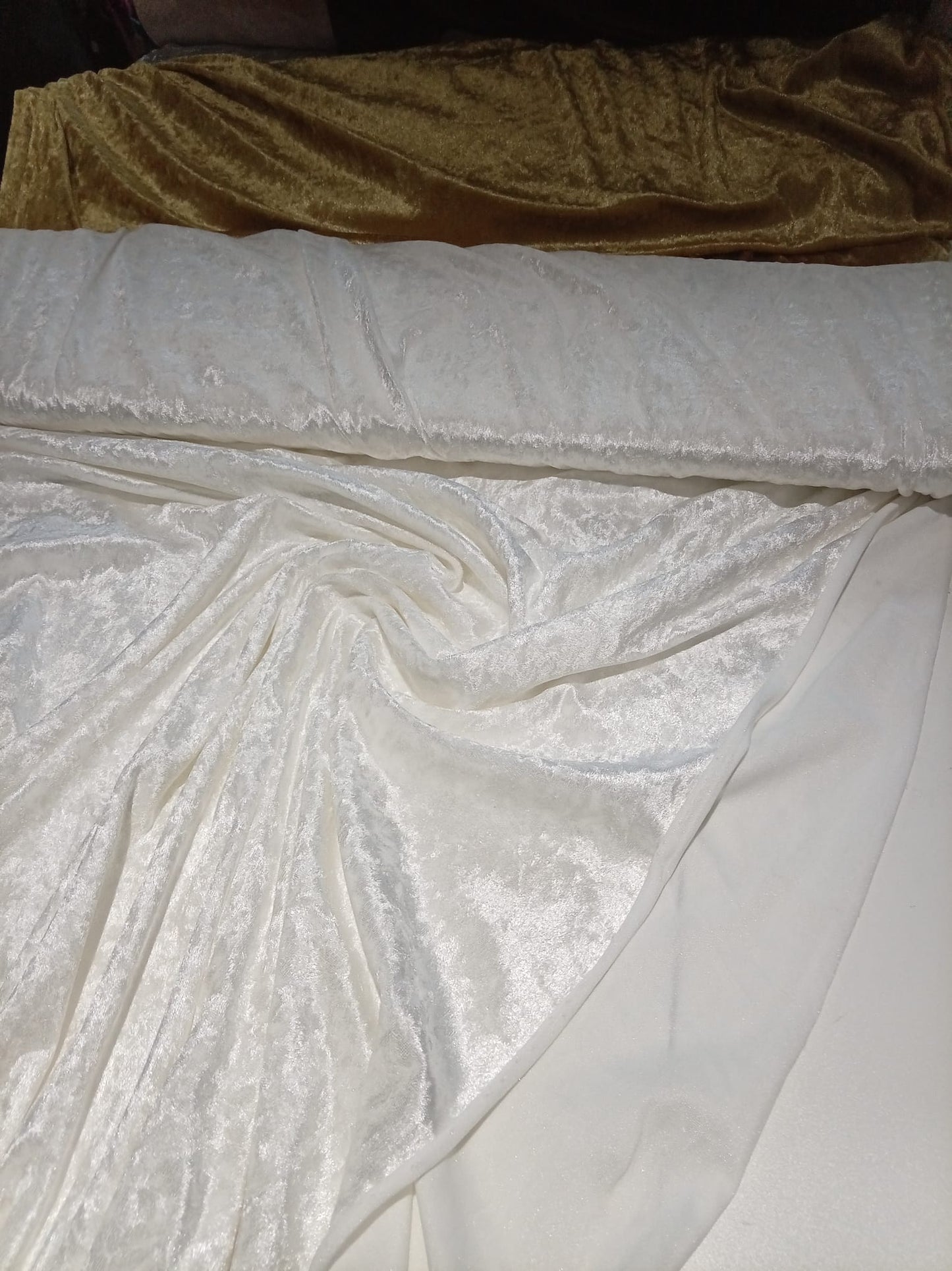 Crushed Velvet - Ercu (Cream)