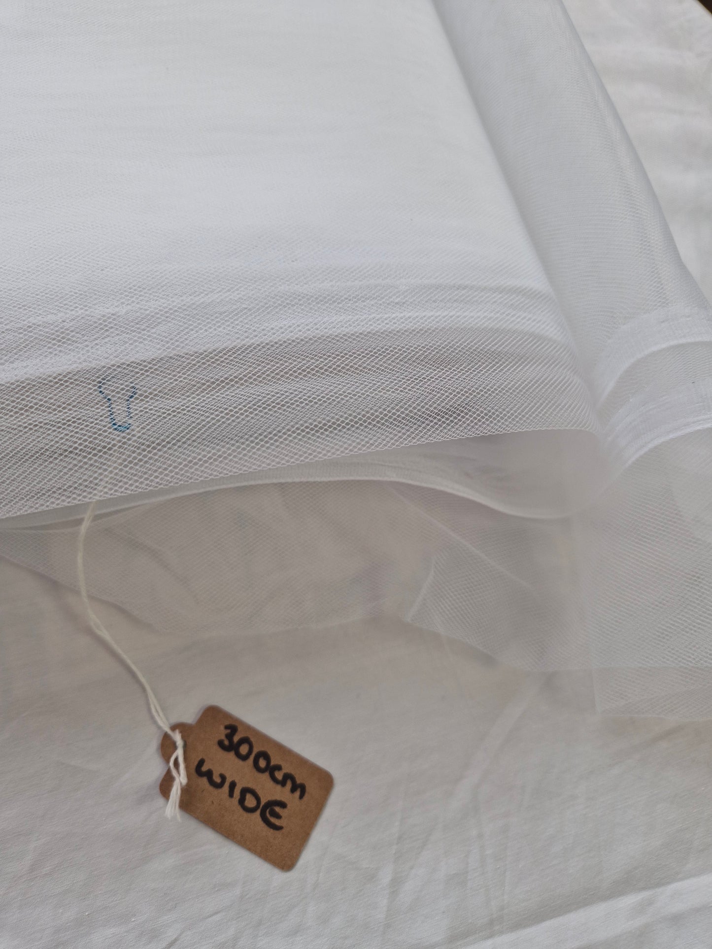 Dress net 300cm wide