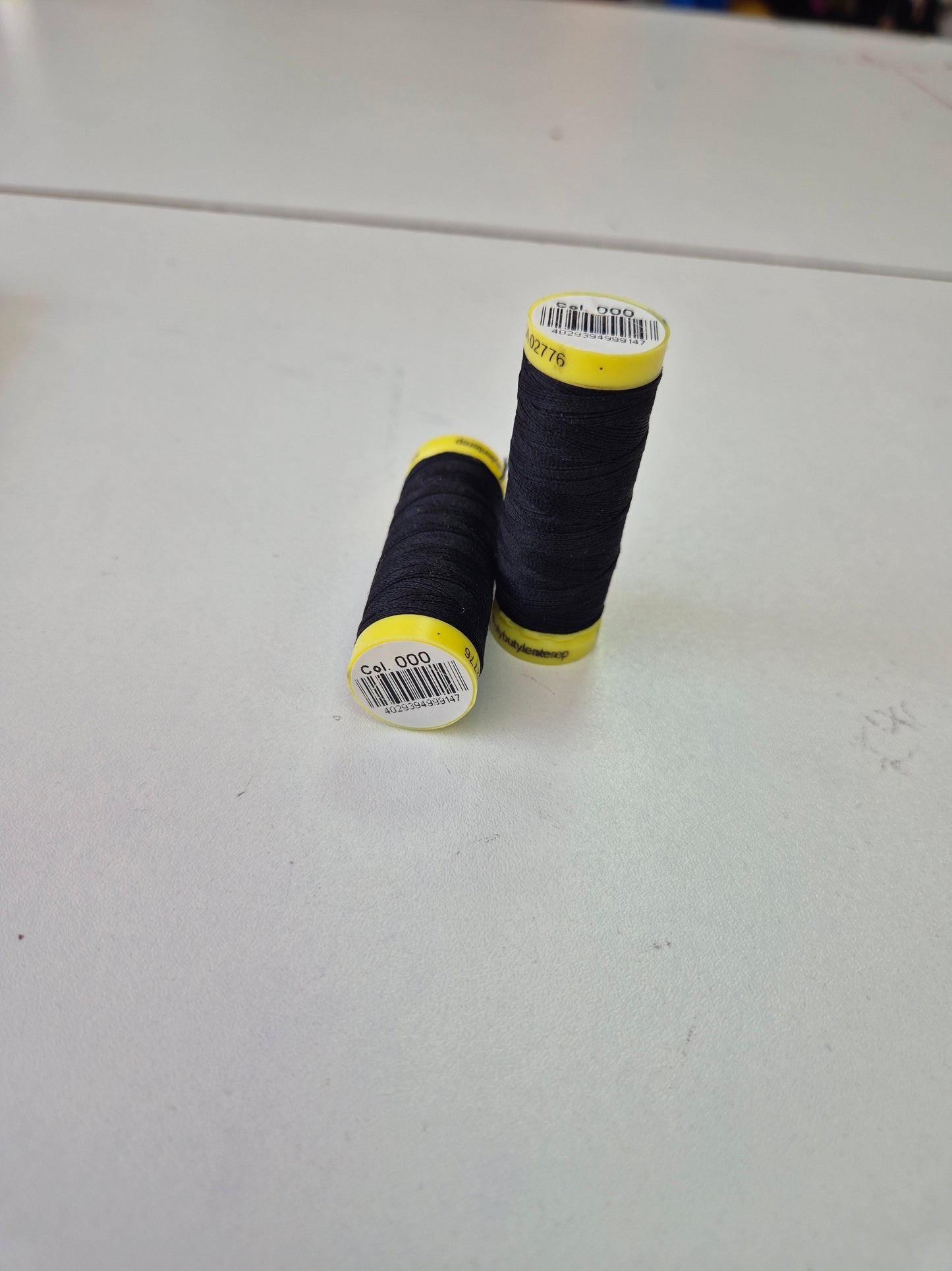 Thread maraflex gutterman (perfect for stretch fabrics) 60 colours