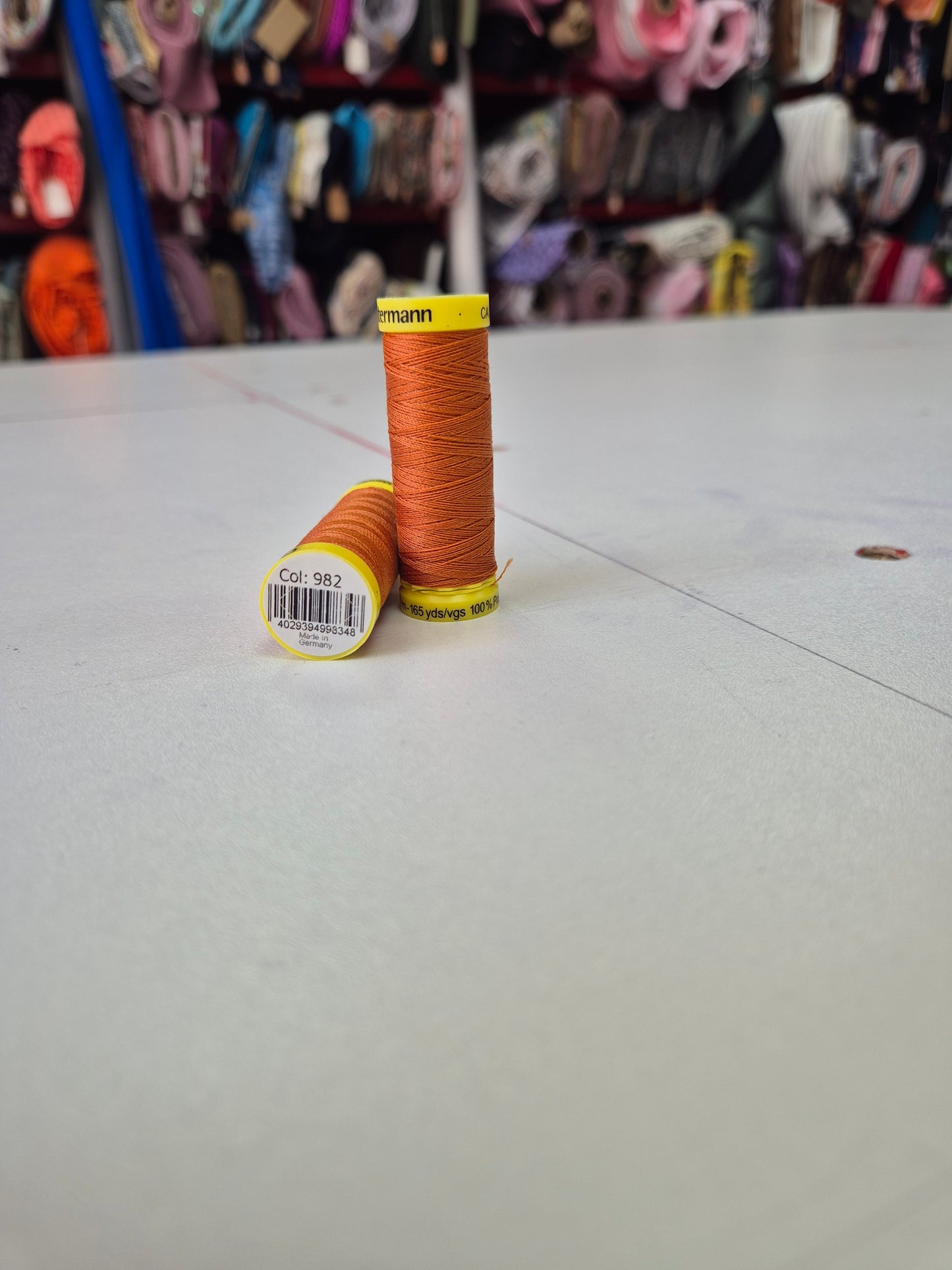 Thread maraflex gutterman (perfect for stretch fabrics) 60 colours