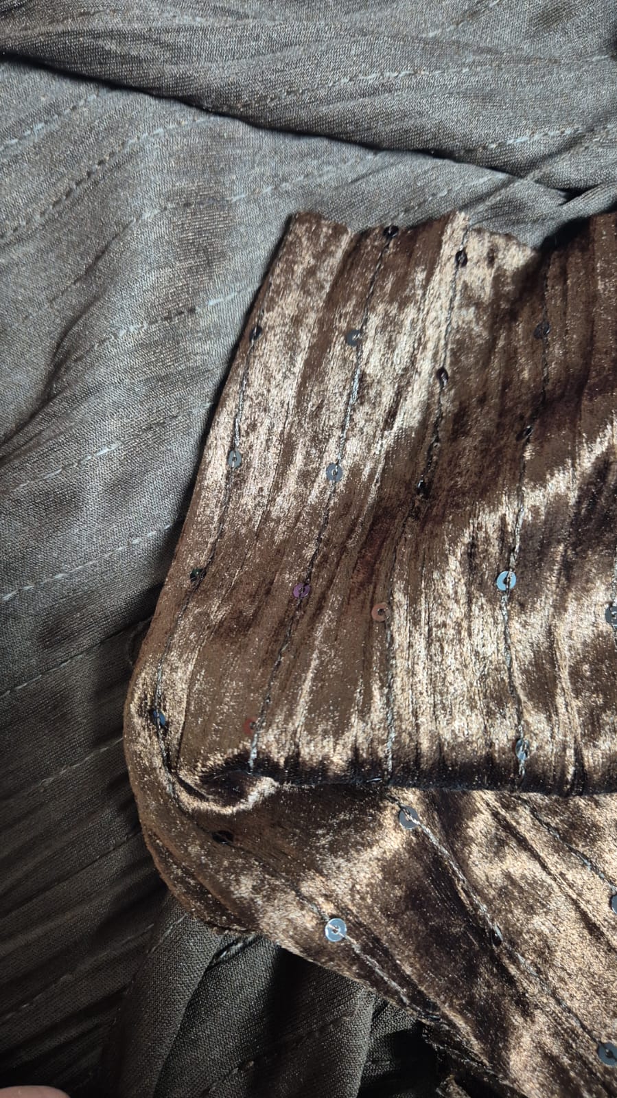 Number 10 velvet sequins 3m