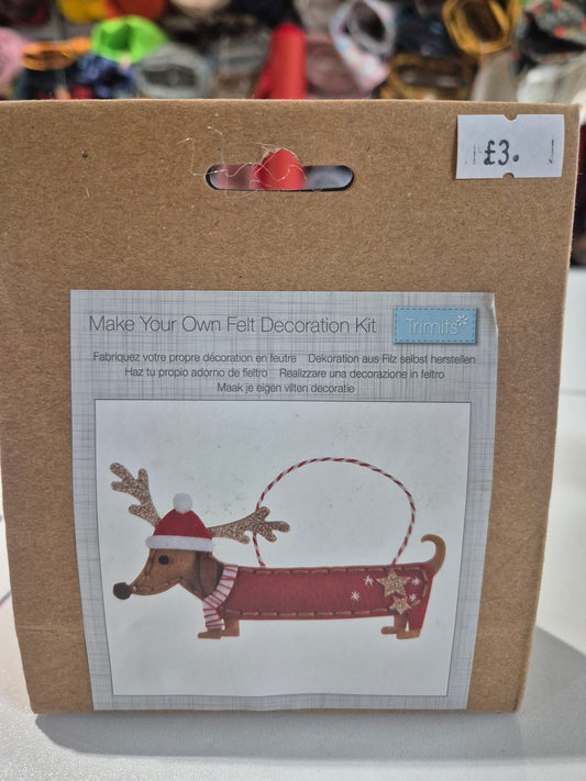 Sausage dog felt kit