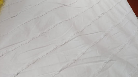 White Wavy Linen (cotton)