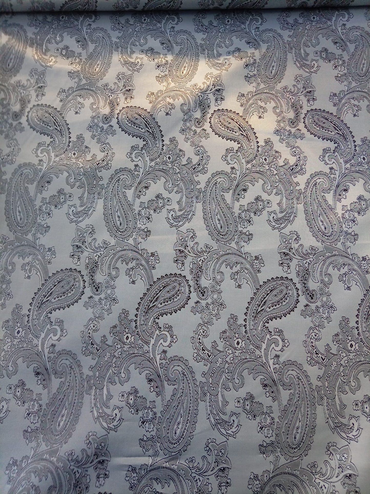 Paisley sateen lining (large)