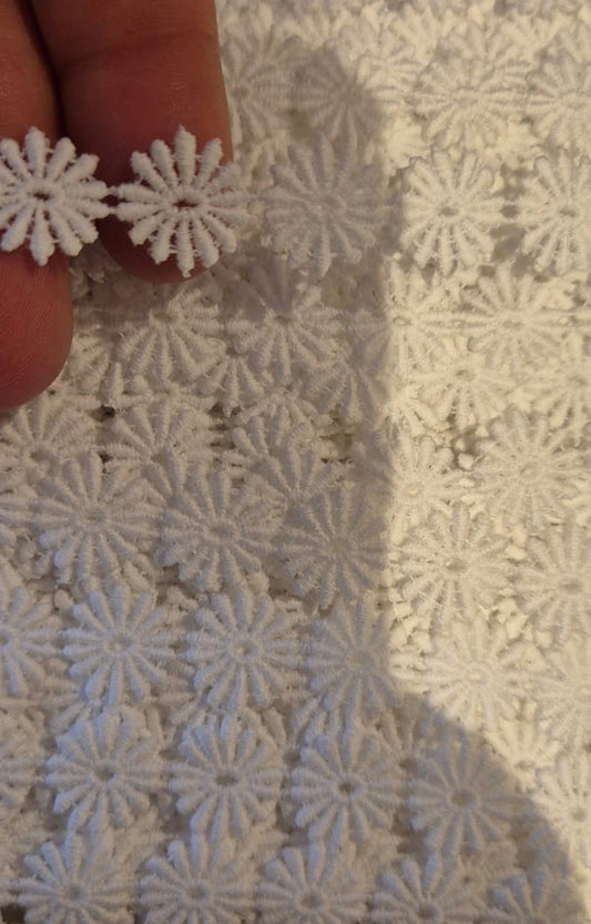 White daisy guipure lace