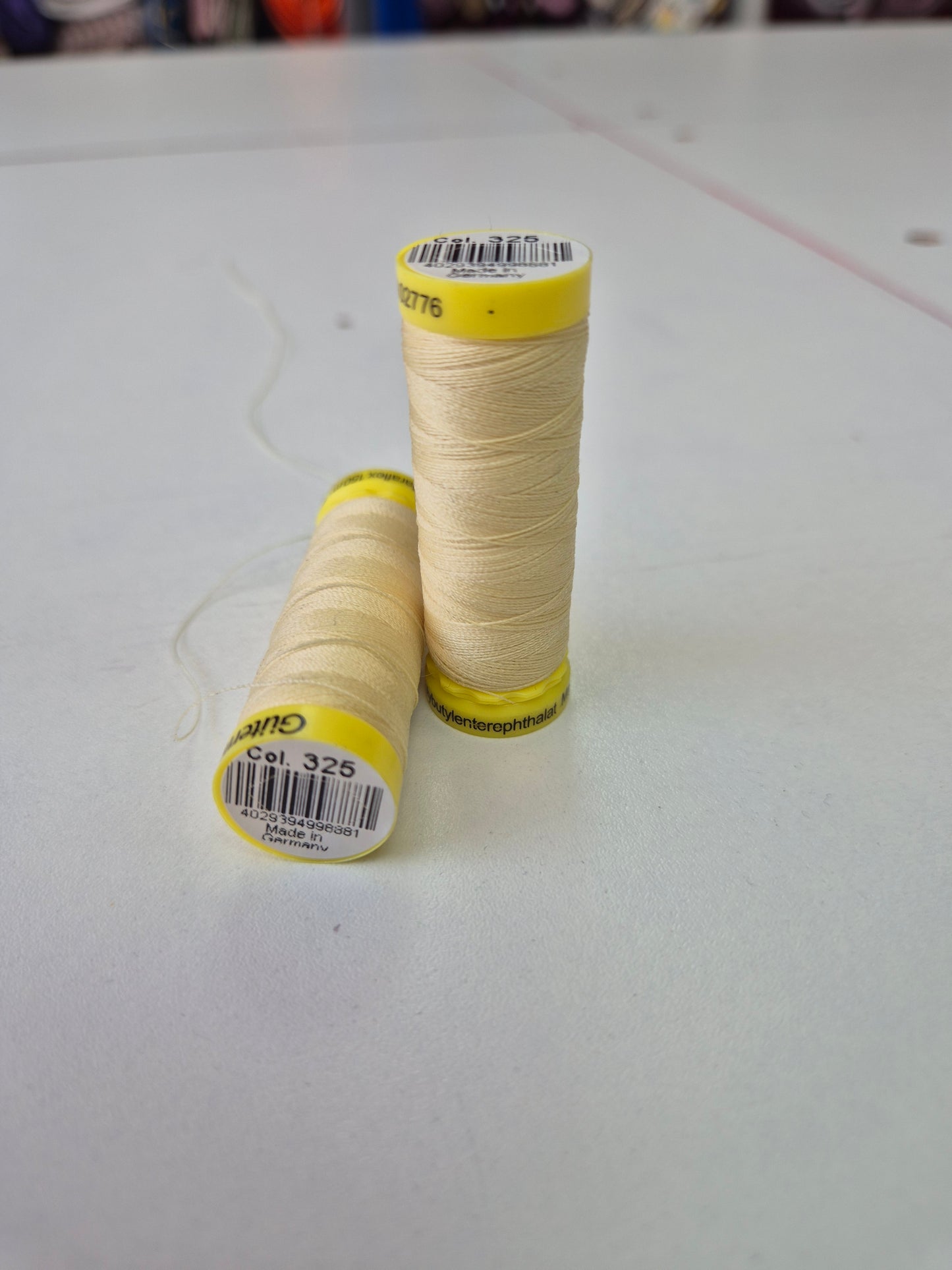 Thread maraflex gutterman (perfect for stretch fabrics) 60 colours