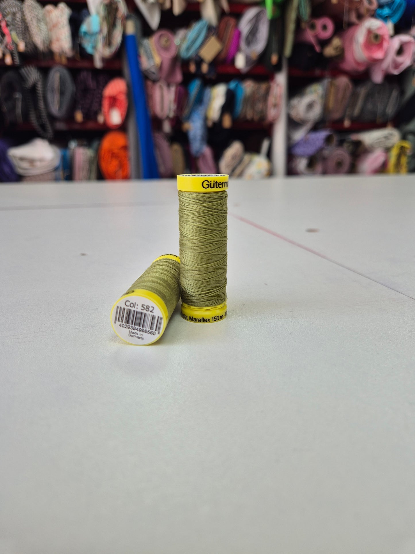 Thread maraflex gutterman (perfect for stretch fabrics) 60 colours