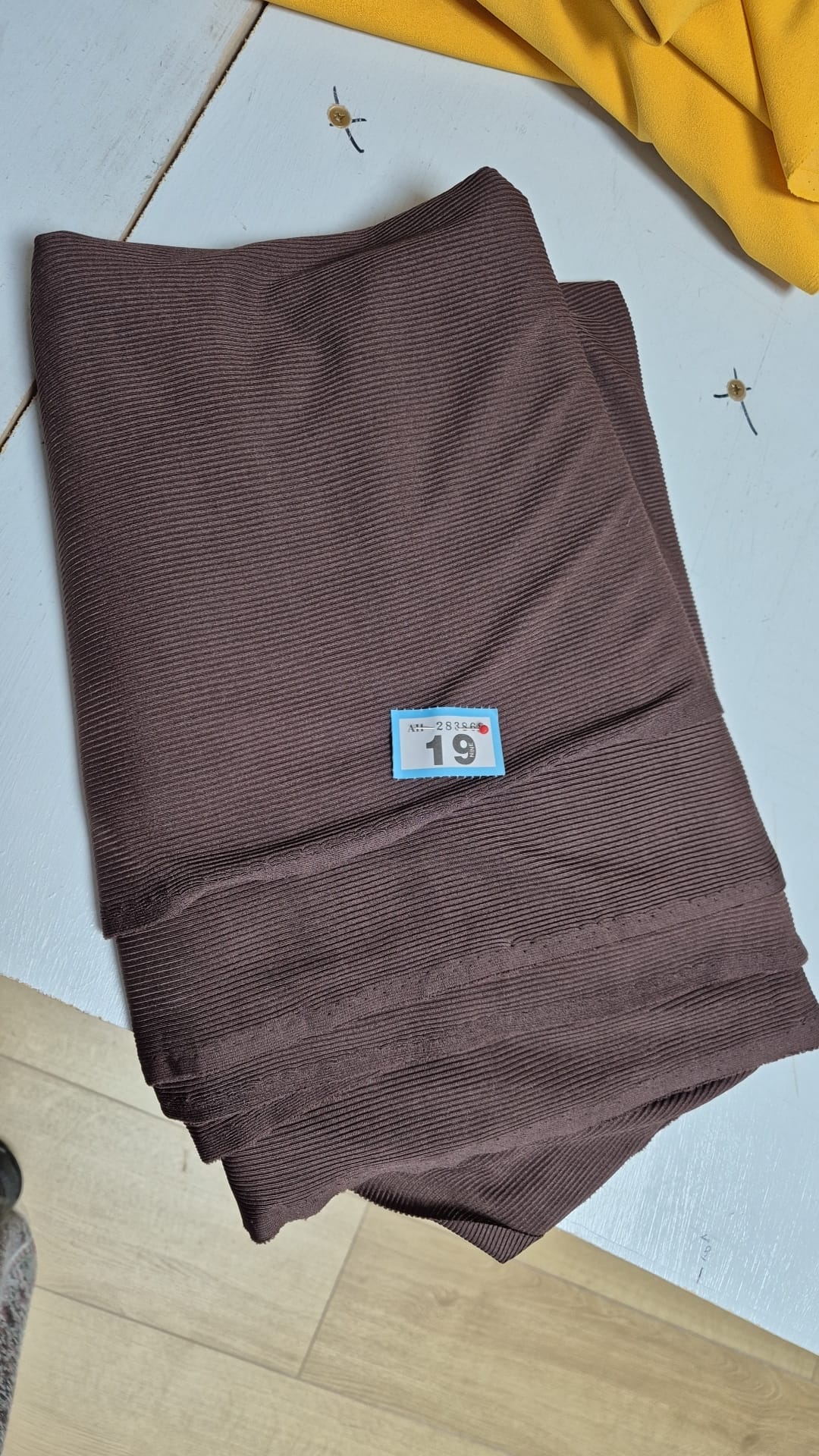 Number 19 dark brown ribbed jersey 3m