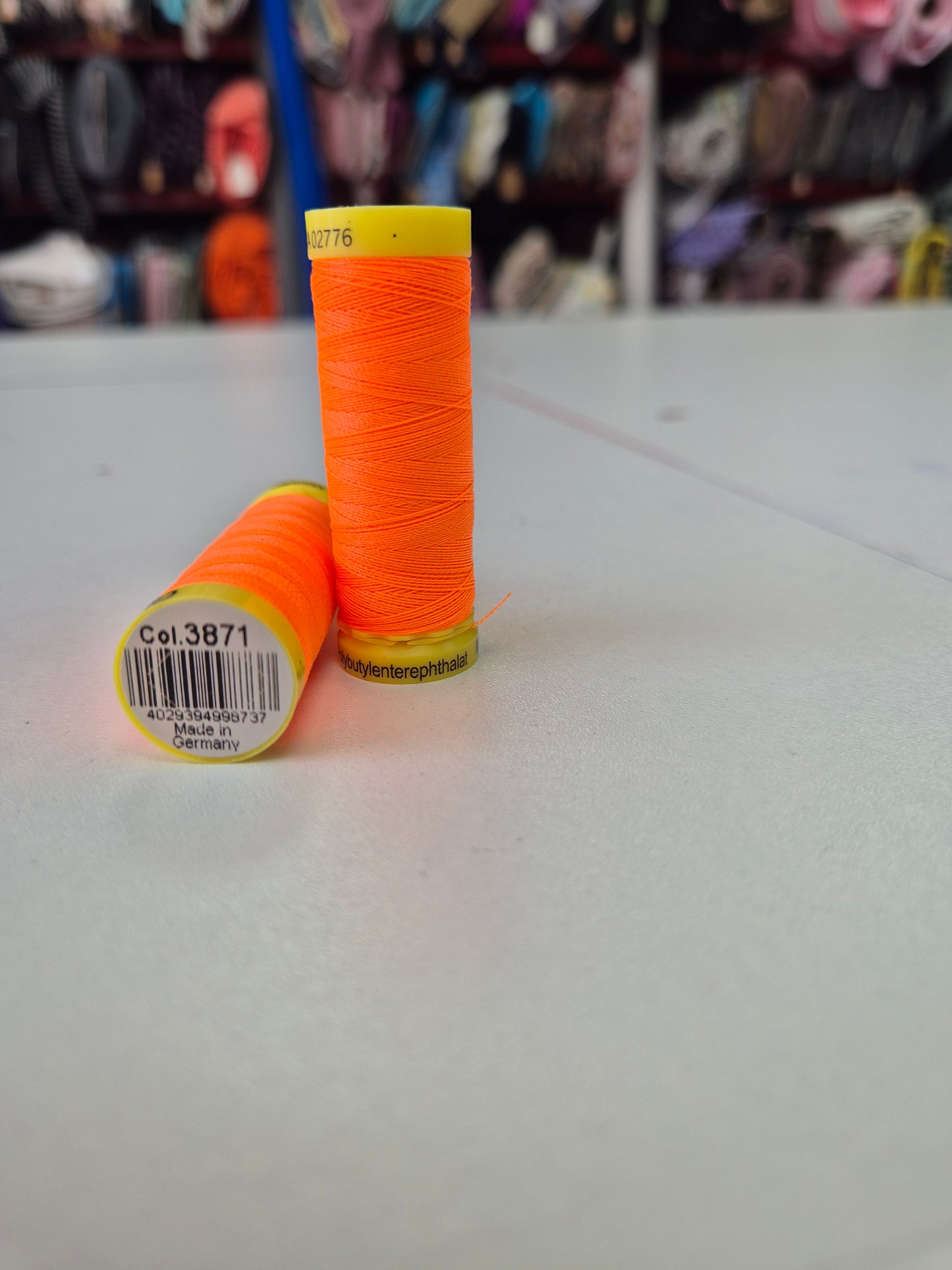 Thread maraflex gutterman (perfect for stretch fabrics) 60 colours