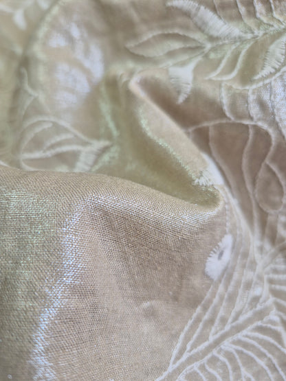 Embroidered linen with shimmer