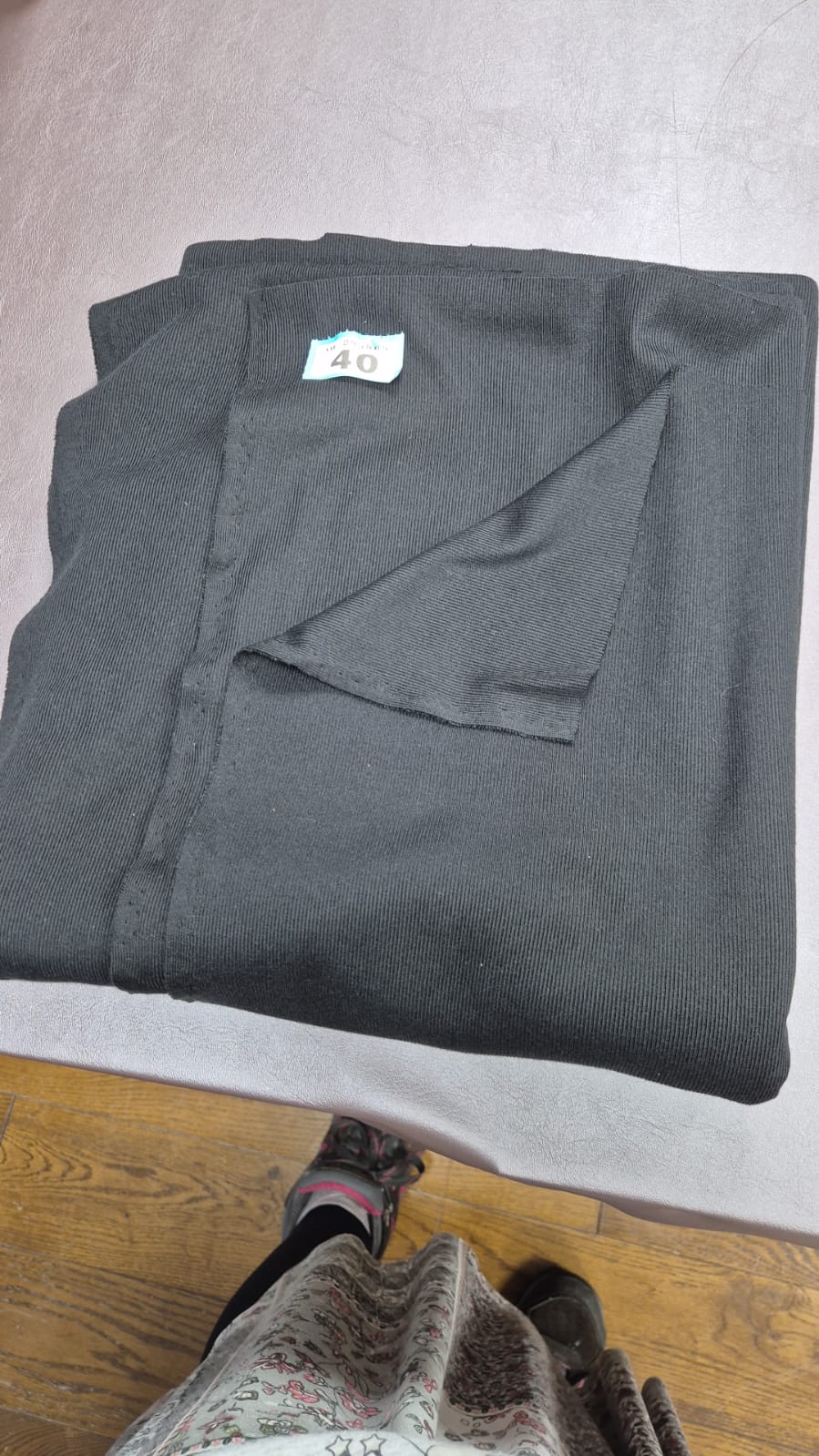 Number 40 black ribbed 4m