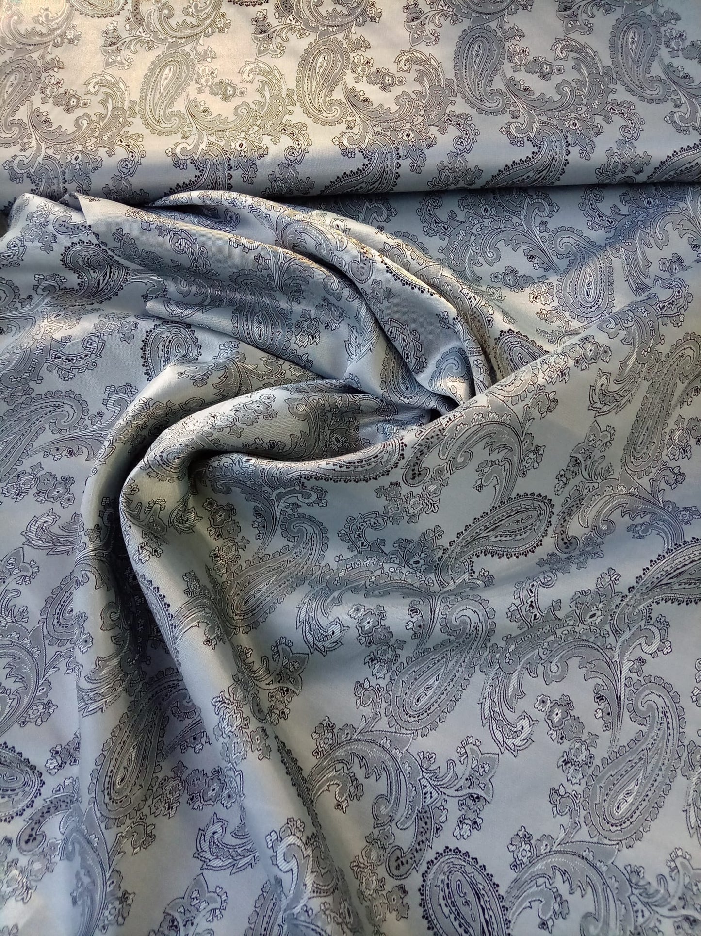 Paisley sateen lining (large)