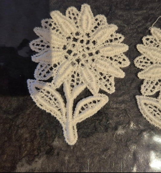 Flower guipure lace sew on motif (pack of 2)