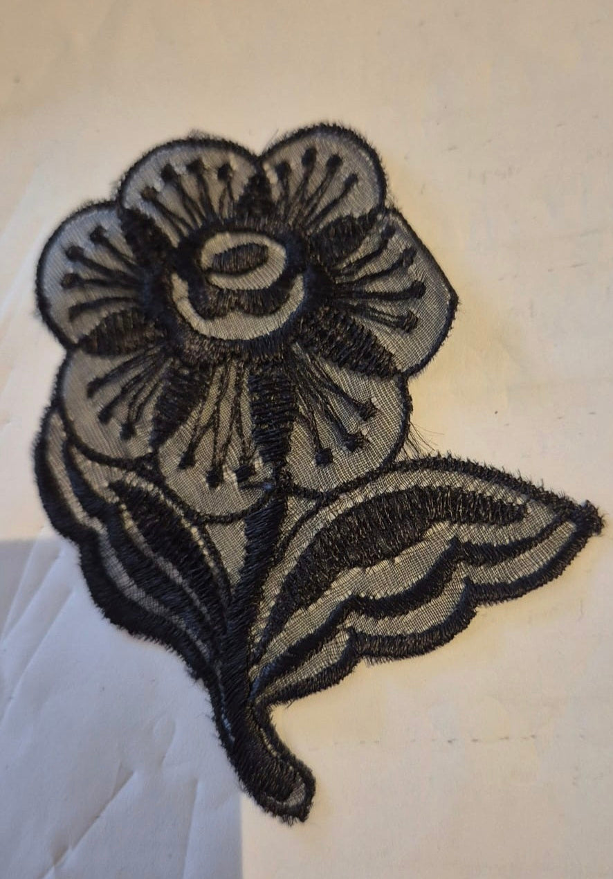 Lace flower motif - black (pack of 2)