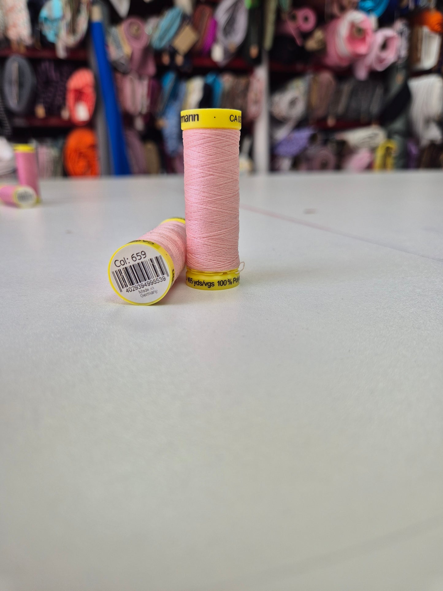 Thread maraflex gutterman (perfect for stretch fabrics) 60 colours