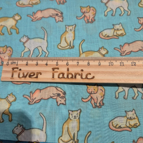 Cats on mint