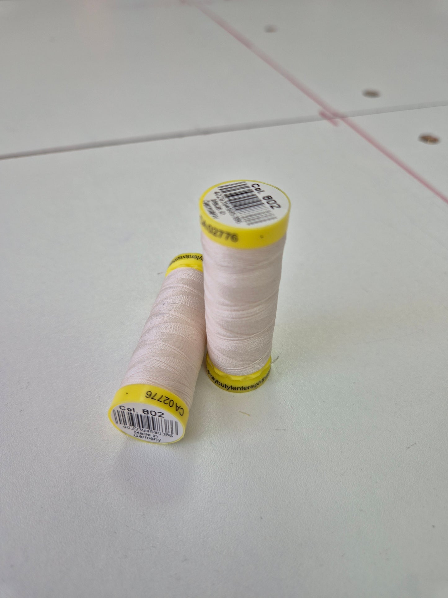Thread maraflex gutterman (perfect for stretch fabrics) 60 colours