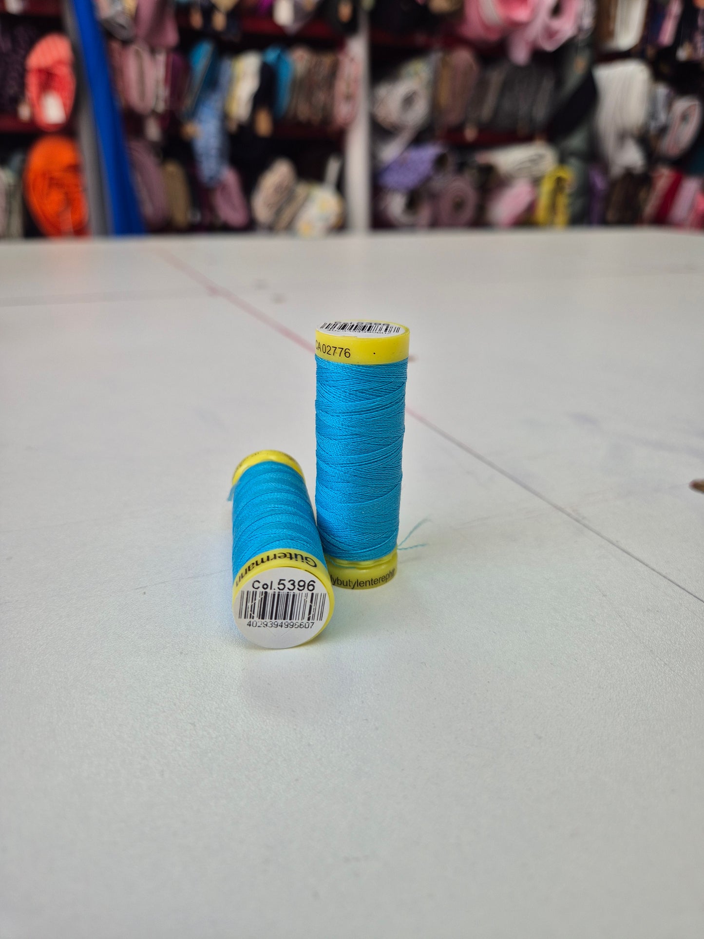 Thread maraflex gutterman (perfect for stretch fabrics) 60 colours