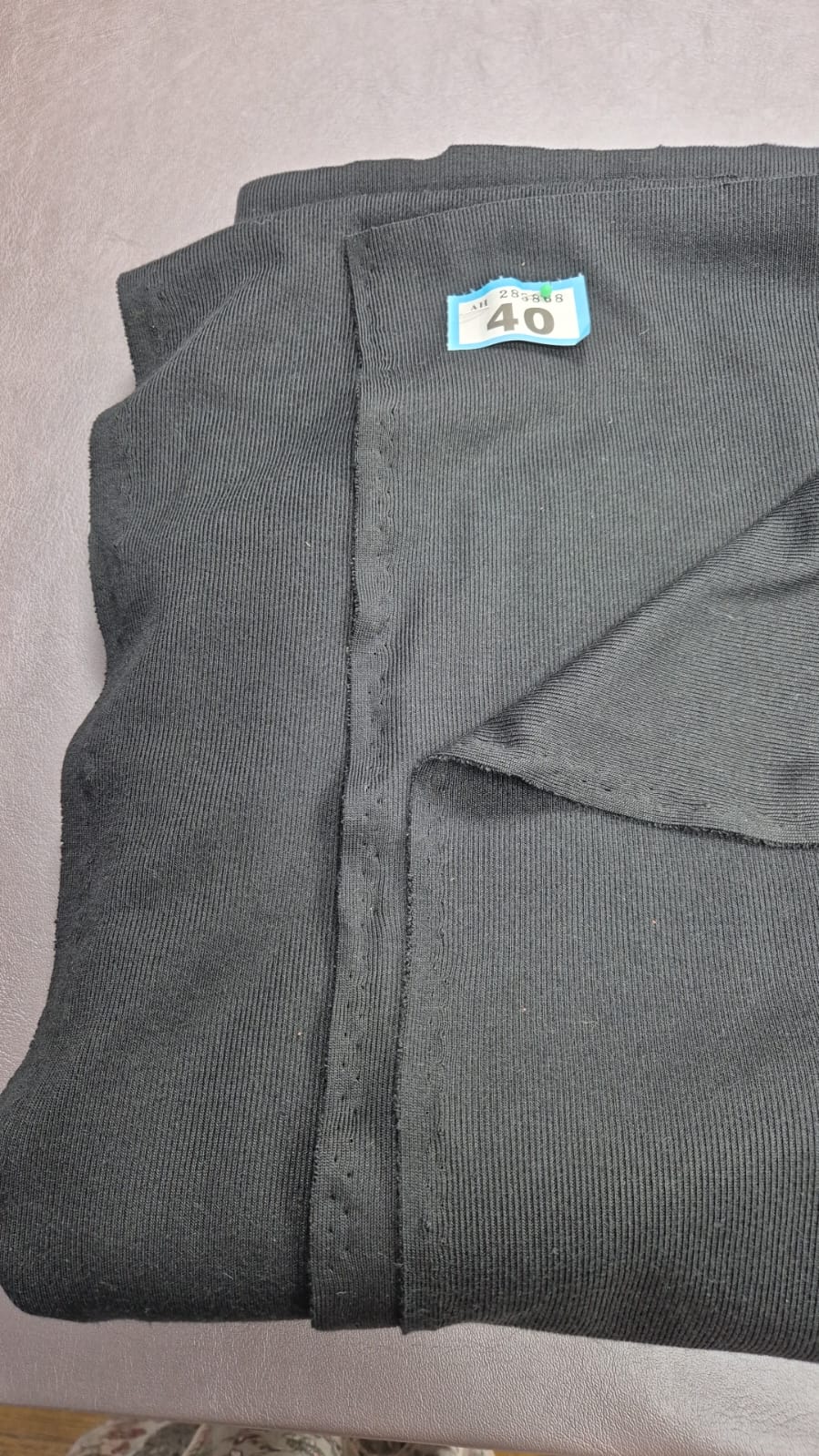 Number 40 black ribbed 4m